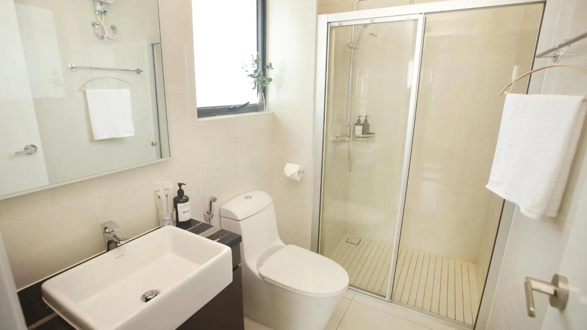 Danga Bay - 3Br Full Seaview - Luxe Balcony Bliss Apartment Johor Bahru Malaysia